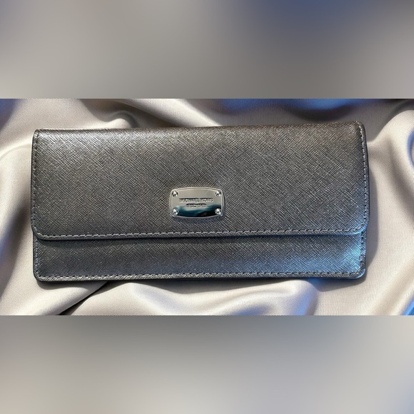 Michael Kors Handbags - Michael Kors Metallic Silver Women's Jetset Travel Wallet 7.5 X 3.5